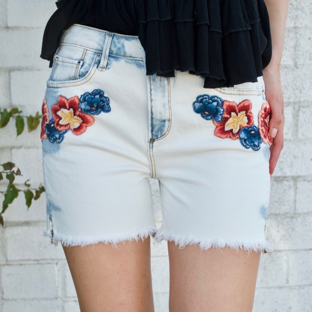 Driftwood Lulu Bleach Babe Shorts